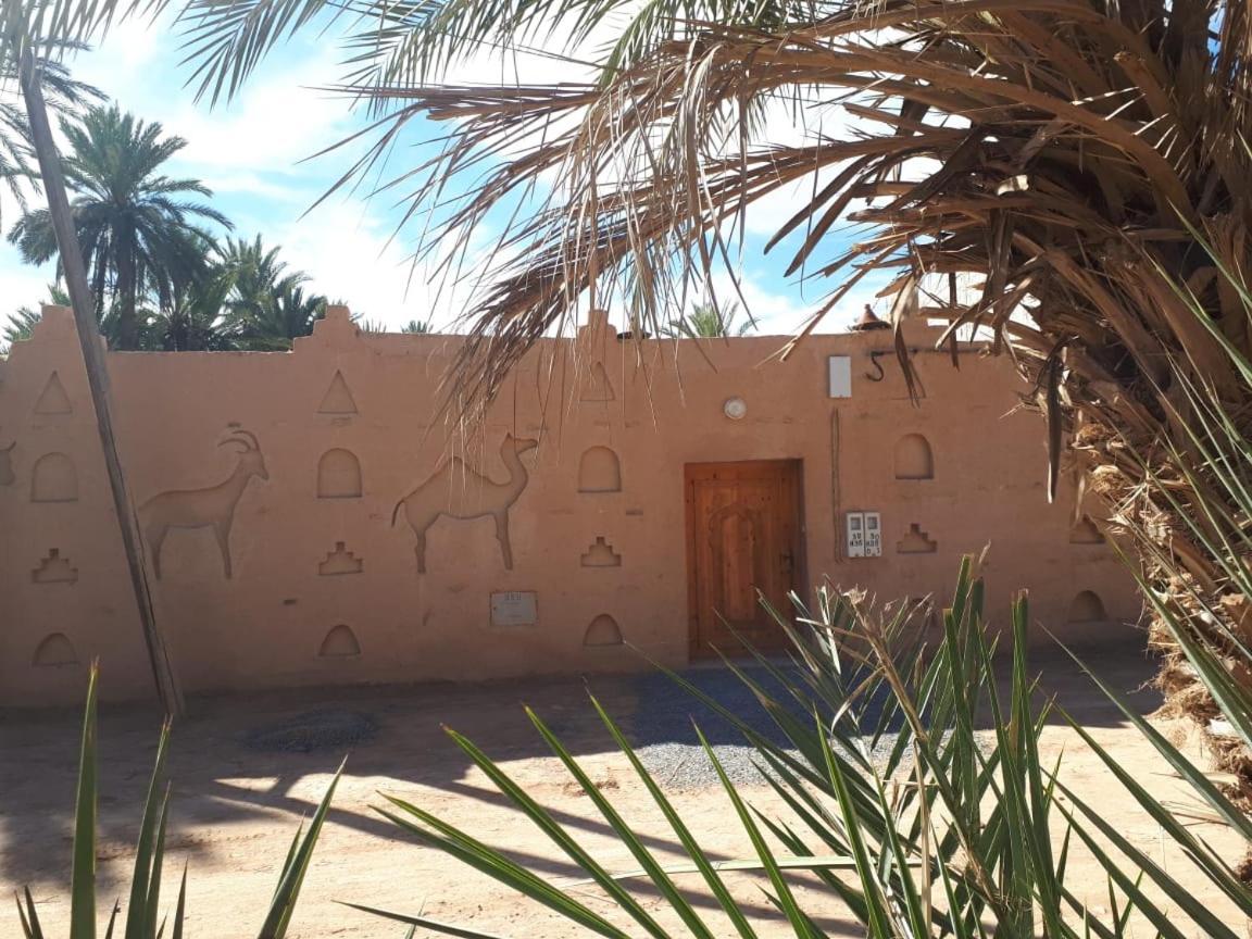 Maison l'étoile du désert Aït Boukha Exterior foto